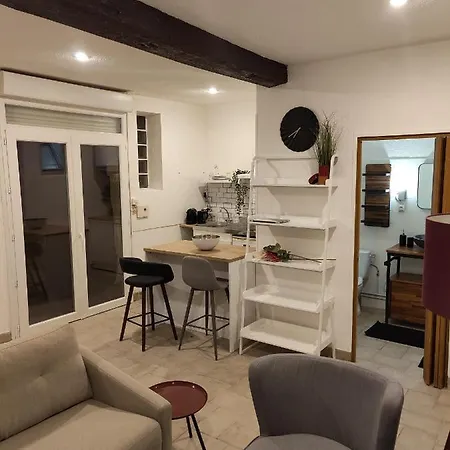 아파트 : Grand Cosy Avec Cour Privative *